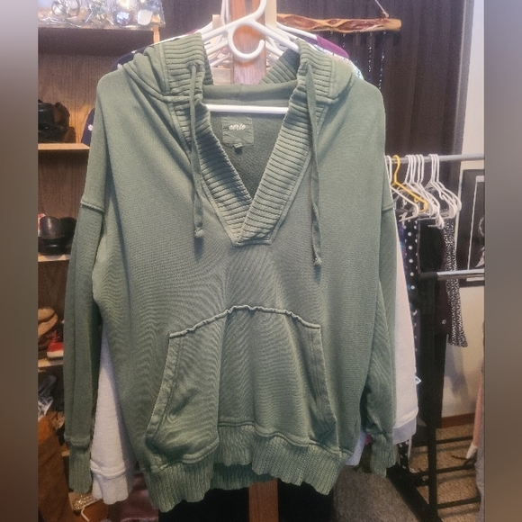aerie Tops - 🐰Aerie Olive Green Hooded Pullover Sweater